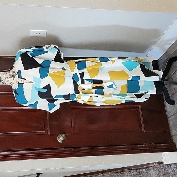 SHEIN Geometric Print Dress New Without Tags - Picture 1 of 5